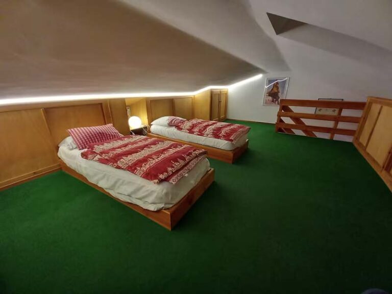 f9acfd37-7823-4a0f-a36f-b5964534528e